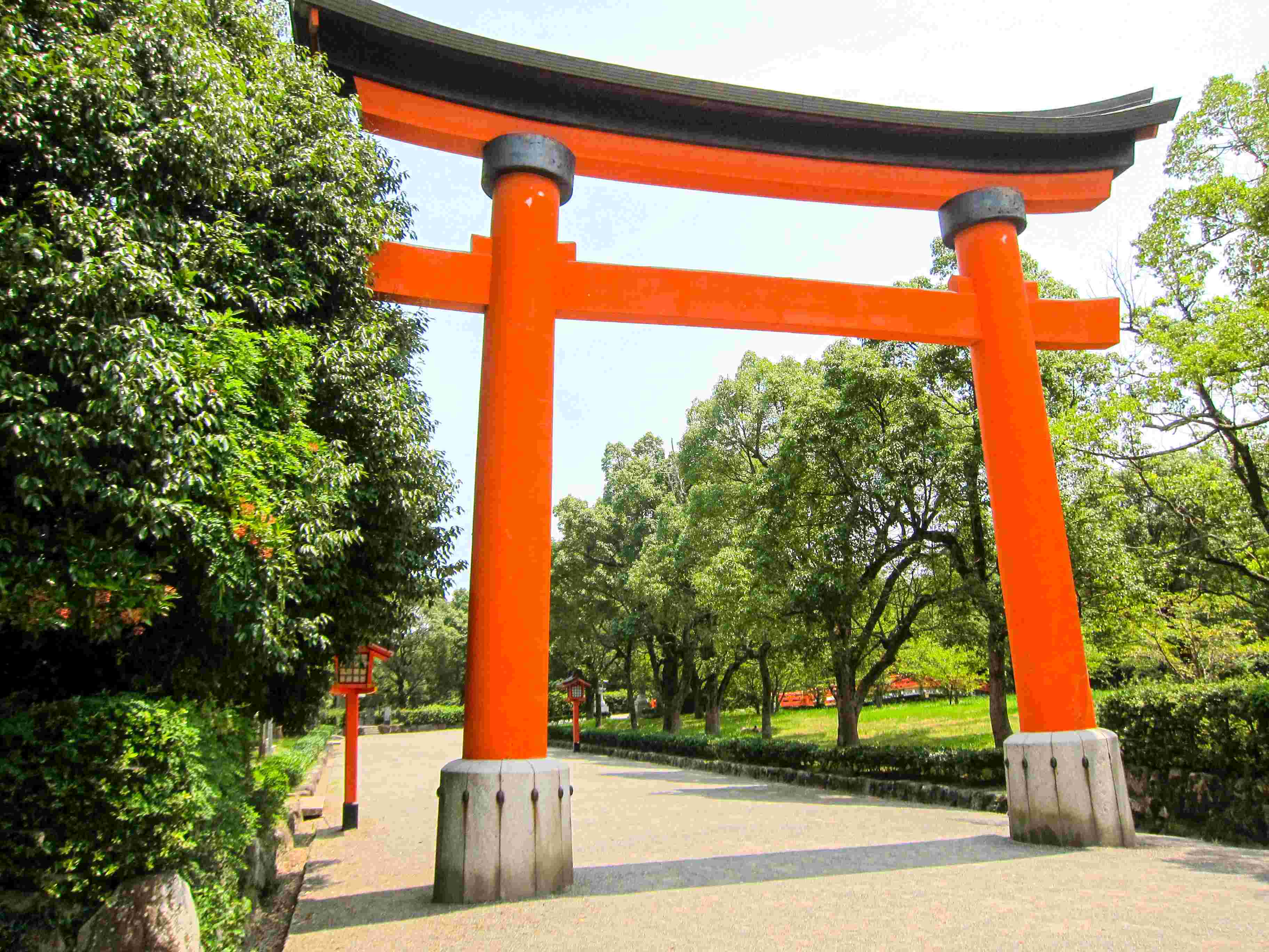 The grand main gate of Usa Jingū.