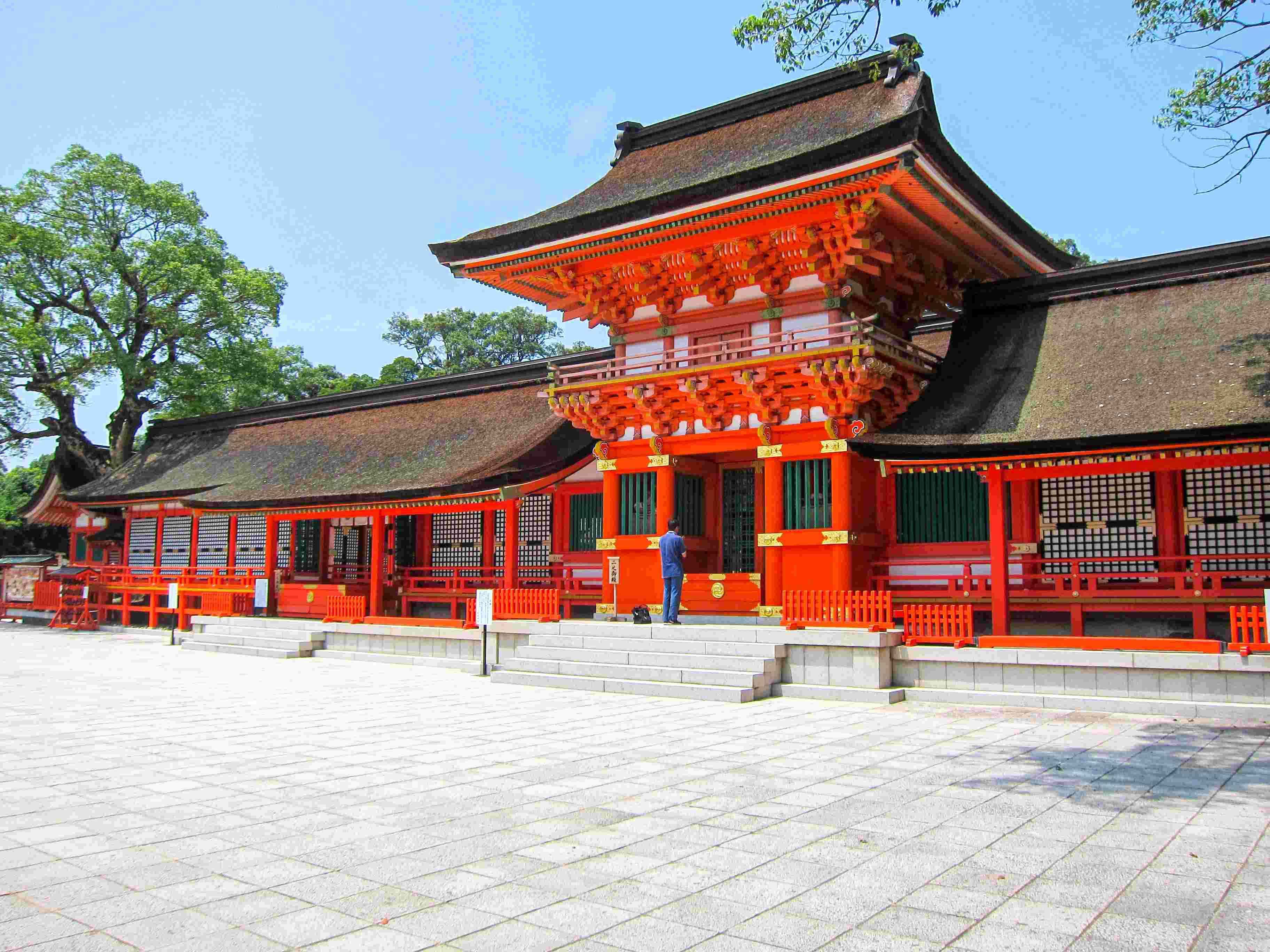 The complex of the shrine where the oracle proclaiming Dōkyō to be the Emperor was received.