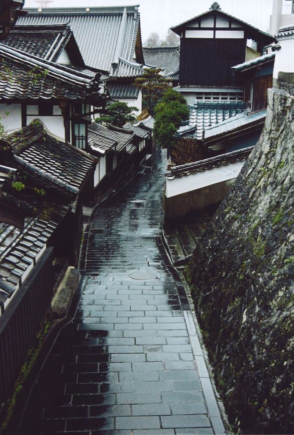 The historic lanes of Usuki's samurai district near Ōita.