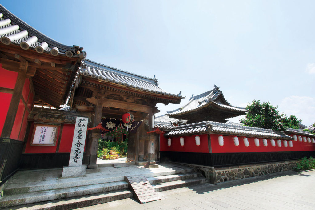 The Gōganji temple, iconic for its dark red walls
